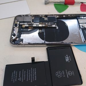 iphoneX修理中